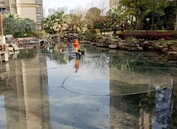 海尾镇景观池淤泥清理